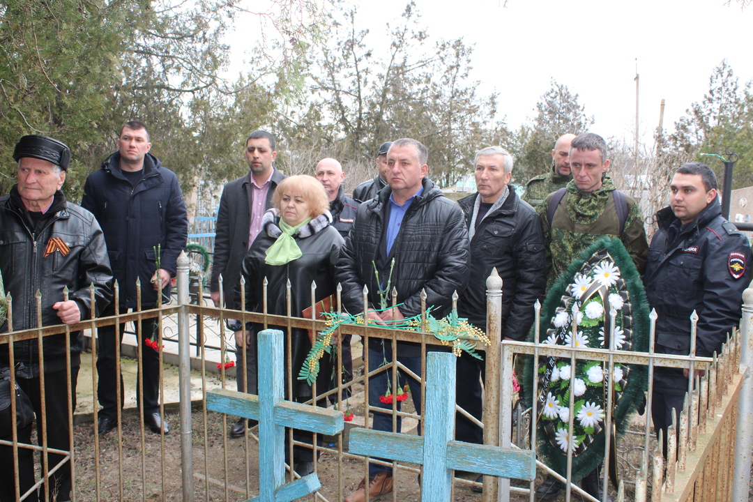 Погода в новониколаевке херсонской. Чистополье Крым памятник.